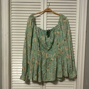 NWT Women's Floral Peasant Blouse in Mint Green
